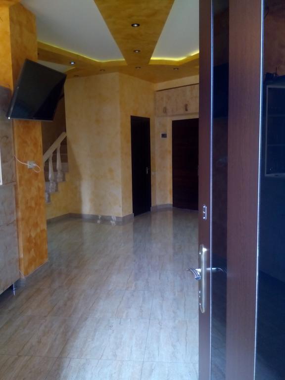 Manand Hotel Erivan Exterior foto