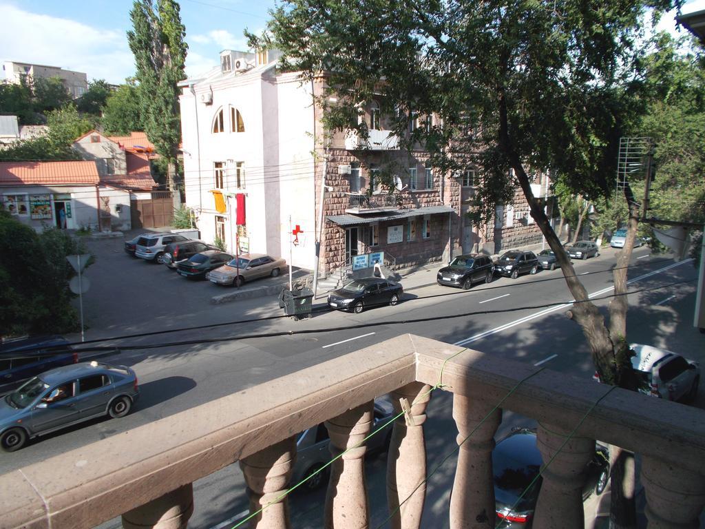 Manand Hotel Erivan Exterior foto