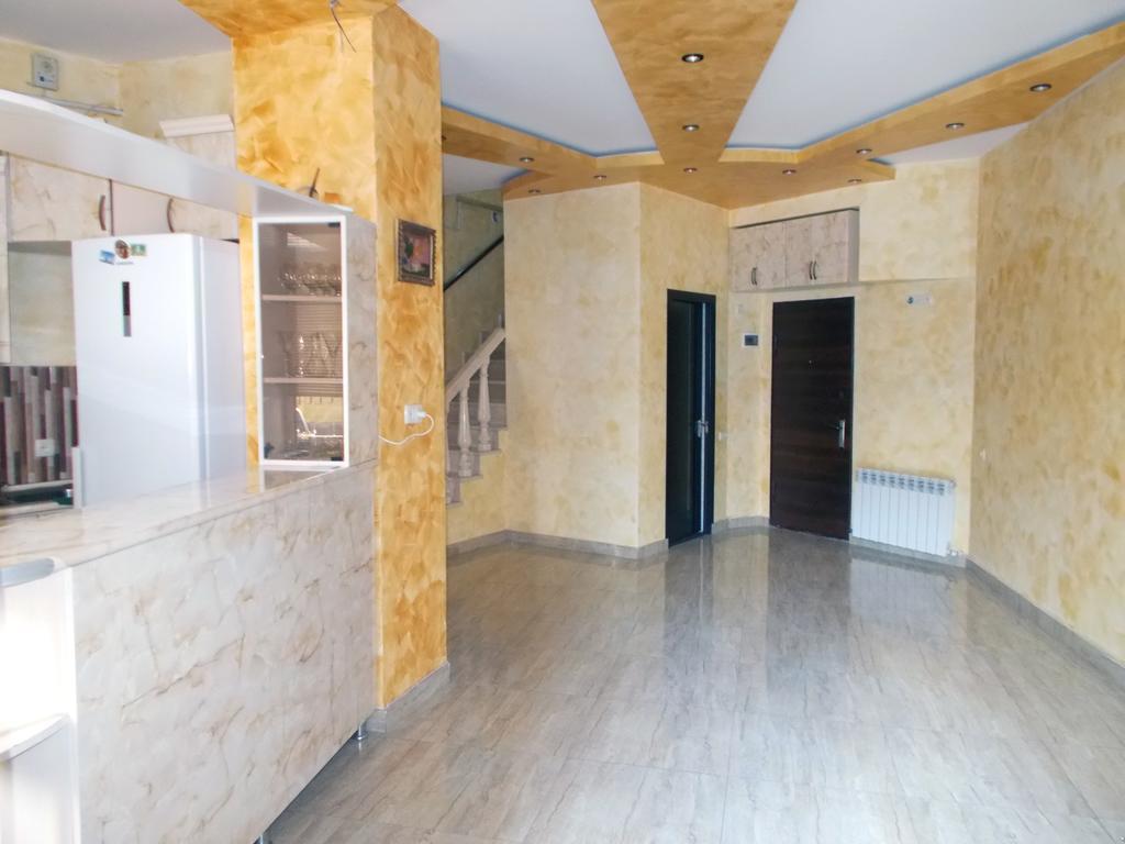 Manand Hotel Erivan Exterior foto