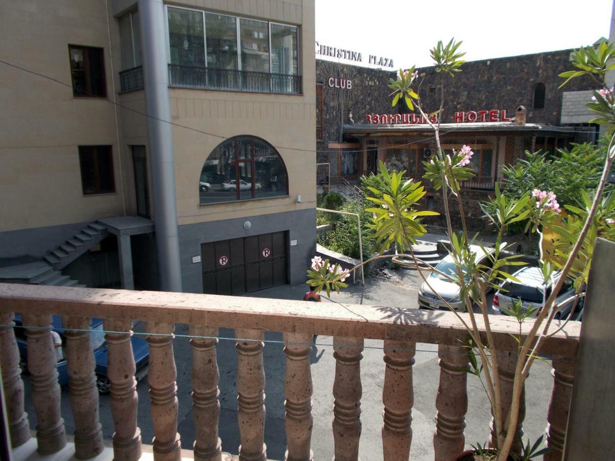 Manand Hotel Erivan Exterior foto